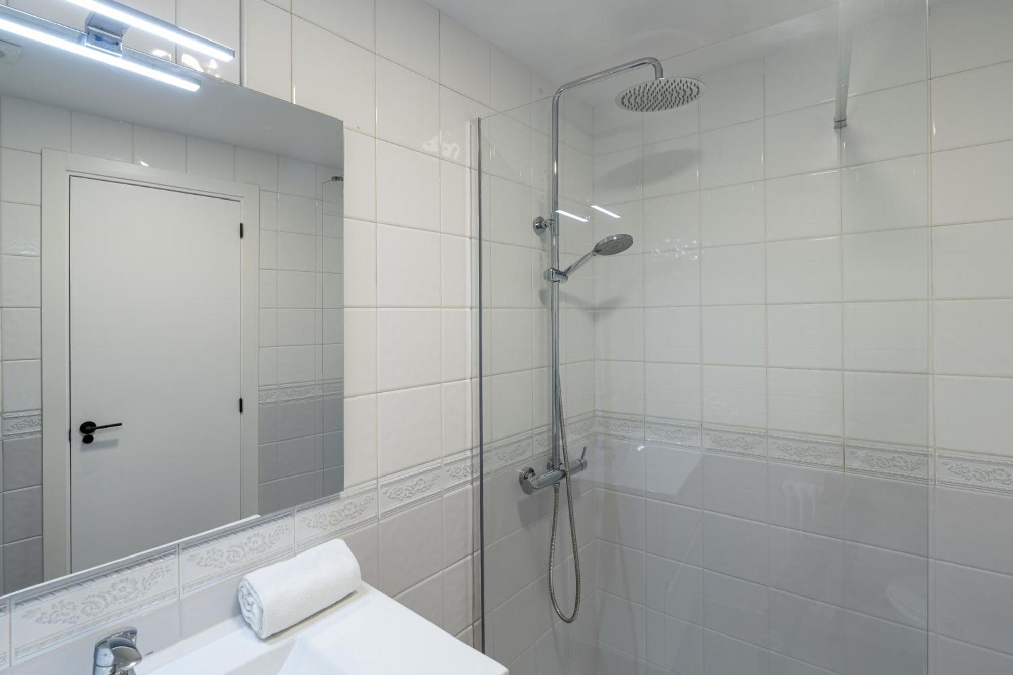 Apartamento Con Dos Grandes Terrazas En Жерона Екстер'єр фото